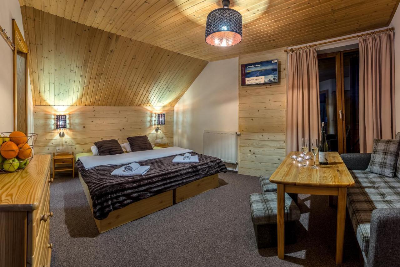Apartmany A Studia Villa Flora Liptovská Sielnica Extérieur photo